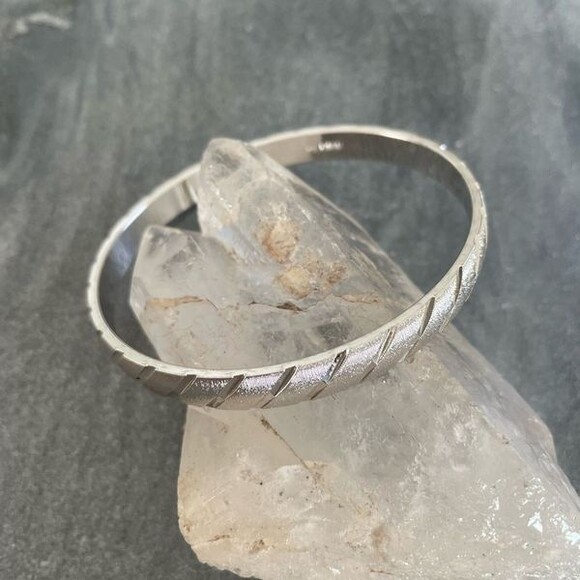 SOLD Vintage MONET Silver Bangle Bracelet - Picture 4 of 8